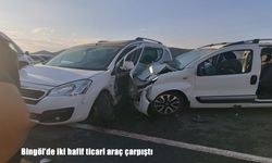 Bingöl’de iki hafif ticari araç çarpıştı: Çok sayıda yaralı