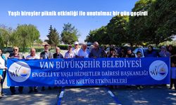 Van’da Yaşlı Bireyler Van Gölü Kıyısında Unutulmaz Bir Gün Yaşadı