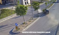 Elazığ’da otomobilin refüje çıkma anı kameraya yansıdı