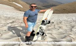 Erzincan’da Ağustos ortasında Munzur Dağları’nda kar keyfi