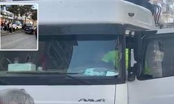 Direksiyon Başında Kalp Krizi Geçiren Tır Sürücüsü Otomobile Çarptı: 2 Yaralı