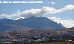 Van Dağlarında Bulutların Oluşturduğu Eşsiz Şölen