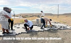 Akyaka’da Köy İçi Yollar Yenileniyor: Küçük Aküzüm’de Kilit Parke Taş Çalışmaları Başladı