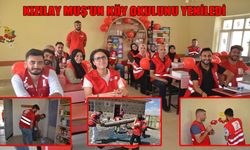 Muş'ta Kızılay gönüllülerinden köy okuluna renkli dokunuş