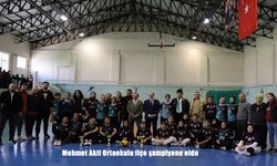 Mehmet Akif Ortaokulu ilçe şampiyonu oldu