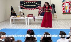 Çatak'ta miniklerden kültürel renklerle Cumhuriyet kutlaması