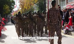 Van’da Cumhuriyet Bayramı coşkusu