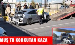 Muş'ta trafik kazası: Hafriyat kamyonu otomobile çarptı