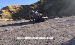 Bingöl'de hafif ticari araç takla attı: 5 yaralı