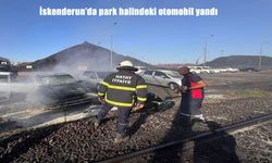 İskenderun’da park halindeki otomobil alevlere teslim oldu