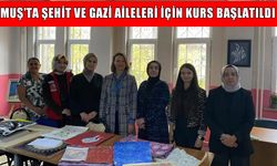 Muş'ta şehit ve gazi yakınları için ebru kursu açıldı