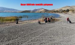 Hazar Gölü’nden 10 Ton Çöp Toplandı