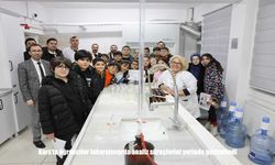 Kars’ta Öğrenciler Laboratuvarda Tarımın Bilimsel Yüzünü Tanıdı