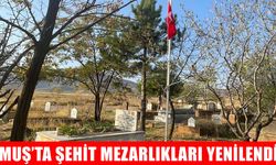 Muş’ta şehit mezarlıkları temizlendi, bayraklar yenilendi