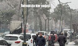 Tatvan’da kar yağışı