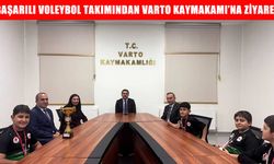Varto Kaymakamı Işık, şampiyon öğrencileri ağırladı