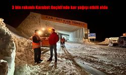 3 Bin Rakımlı Karabet Geçidi Beyaza Büründü: Sürücüler Zor Anlar Yaşadı