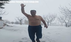 Elazığ’da Kar Sevinci: Vatandaş Üstsüz Sokağa Çıktı