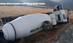Tatvan–Hizan Yolunda Beton Mikseri Şarampole Devrildi: 1 Yaralı