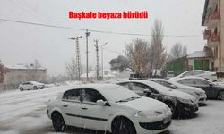 Başkalede Beklenen Kar Yağdı: İlçe Bir Anda Beyaza Büründü