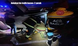 Antakya’da otomobil takla attı: 2 yaralı