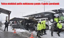 Bitlis'te Yolcu otobüsü polis noktasına çarptı: 4 polis yaralandı