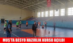 Akademi49, profesyonel hocalarla gençlerin yanında