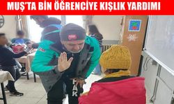 Hak İnsan Yardım Derneği’nden Muş’ta 1000 öğrenciye kışlık giysi desteği