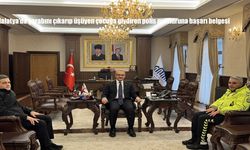 Malatya'da çorabını çıkarıp üşüyen çocuğa giydiren polis memuruna başarı belgesi