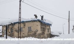 Kışın çetin geçtiği Tunceli Ovacık'ta kar yağışı yöre sakinlerini sevindirdi