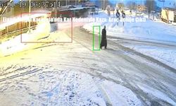 Elazığ-Bingöl Karayolu’nda Kar Nedeniyle Kaza: Araç Refüje Çıktı