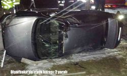 Diyarbakır’da otomobil takla attı: 2 yaralı