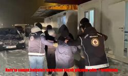 Saman Yüklü Kamyonette Gizlenen 3 Göçmen Yakalandı