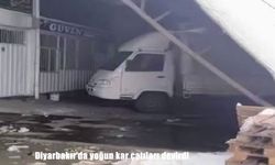 Diyarbakır’da yoğun kar kütlesini taşıyamayan çatı çöktü
