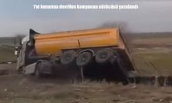 Diyarbakır’da kamyon devrildi, sürücüsü yaralandı