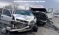 Bolu’da minibüs ile otomobil çarpıştı: 1’i ağır 10 yaralı