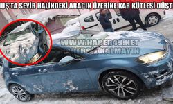 Muş’ta çatıdan kopan kar kütlesi, seyir halindeki otomobilin üzerine düştü