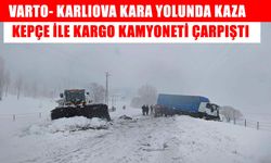 Varto-Karlıova yolunda iş makinası ve kargo aracı çarpıştı: 2 yaralı