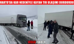 Varto-Karlıova yolunda kar nedeniyle kayan TIR, ulaşımı kilitledi
