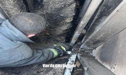 Van'da çatı yangını