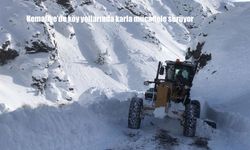 Kemaliye’de köy yollarında karla mücadele sürüyor