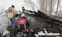 Van Erciş’te çatı yangını: Büyük hasar oluştu