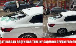 Muş'ta çatıdan düşen kar aracı pert etti!