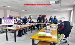 Erzincan’da “Hep Birlikte Aileyiz” projesiyle öğrencilere dekoratif tablo kursu