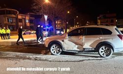 Erzincan’da otomobil ile motosiklet çarpıştı: 2 yaralı