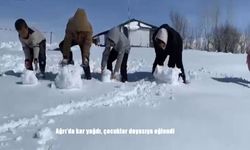 Ağrı’da kar yağdı, çocuklar doyasıya eğlendi