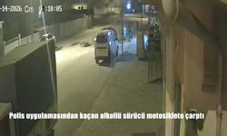 Polis uygulamasından kaçan alkollü sürücü motosiklete çarptı