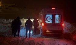 Erzincan’da Kardan Kapanan Köy Yolunda Hasta Hastaneye Ulaştırıldı