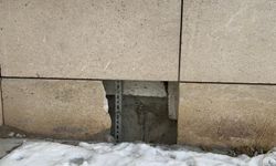 Adilcevaz’da Fatih Camii’ne Saldırı: Halılara Sigara İzmariti Bırakıldı