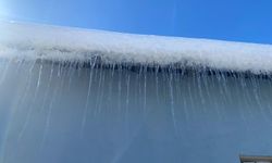 Patnos’ta Kar Yağışı Sonrası Don Oluştu